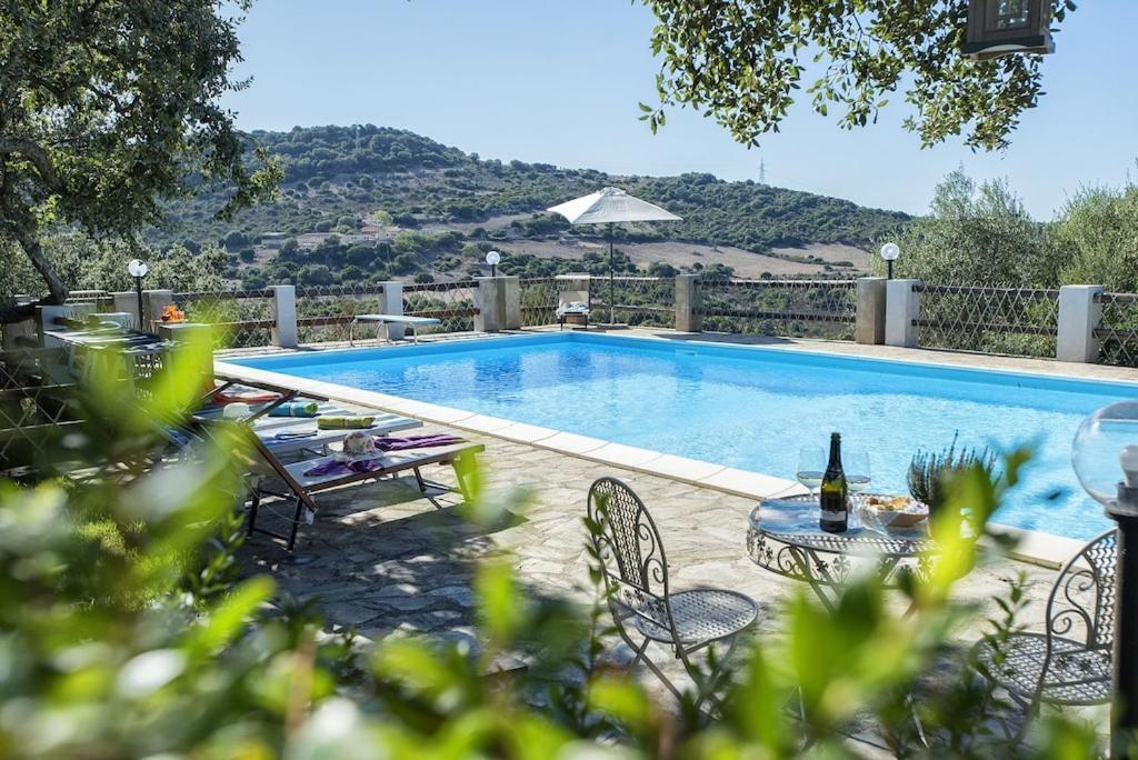 Villa Olive Tree, Immersa Nella Natura Per Relax E Quiete Putifigari